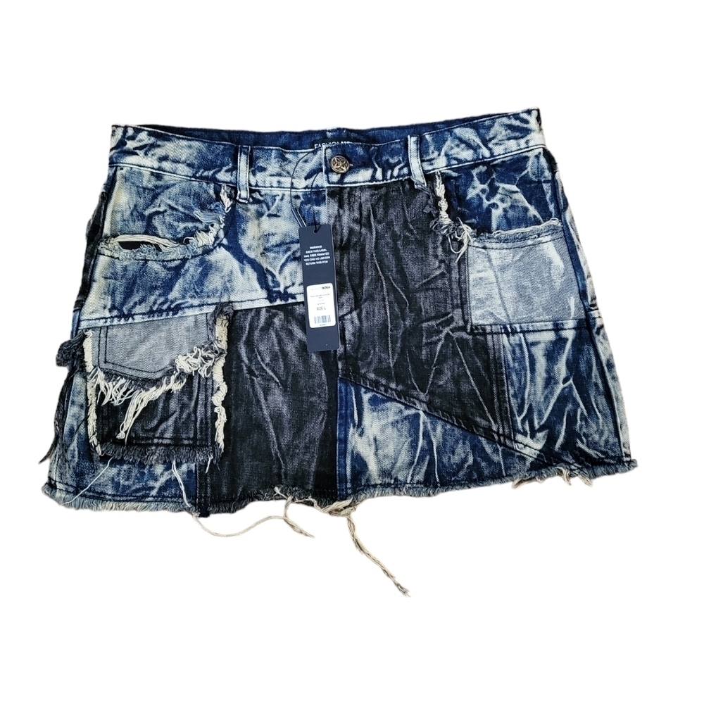 Fashion‎ nova patchwork mini skirt. Dark wash size L